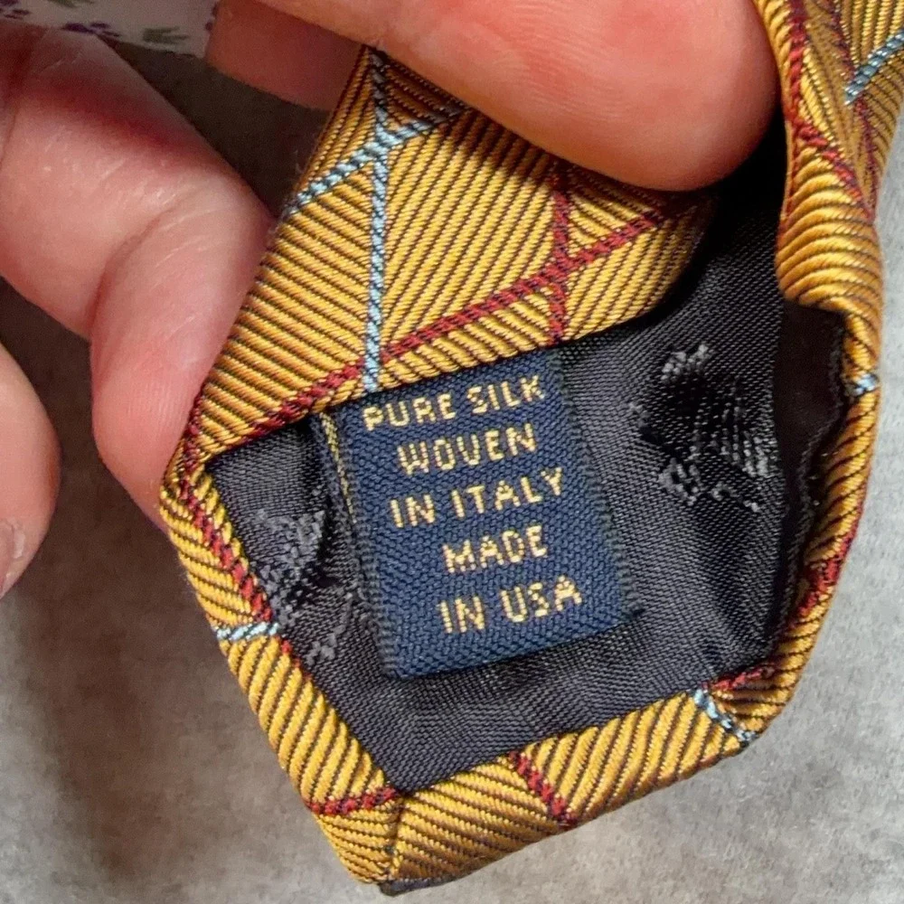 Brooks Brothers Makers Tie Mens 59x4 Gold Geometric Silk Woven Necktie USA
